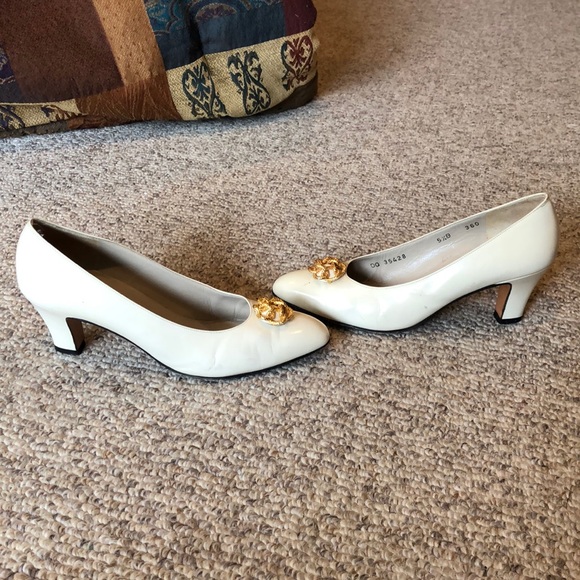 Vtg Salvatore Ferragamo Bone Gold ball logo shoes - Picture 3 of 7